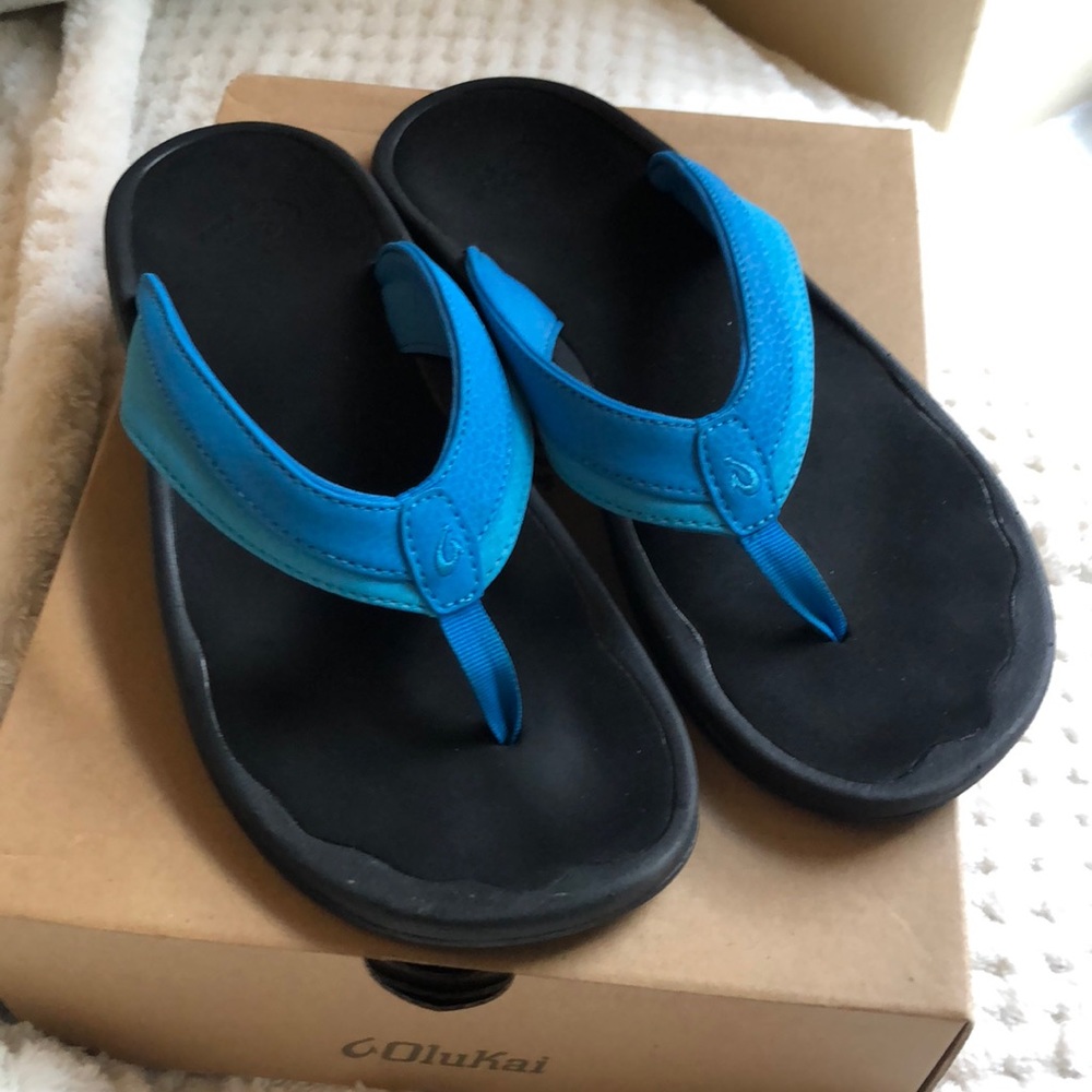 Like new Olukai ‘Ohana’ flip flops